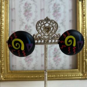 Vintage 80’s spiral pop art round shaped clip on earrings bright colors 1.25”